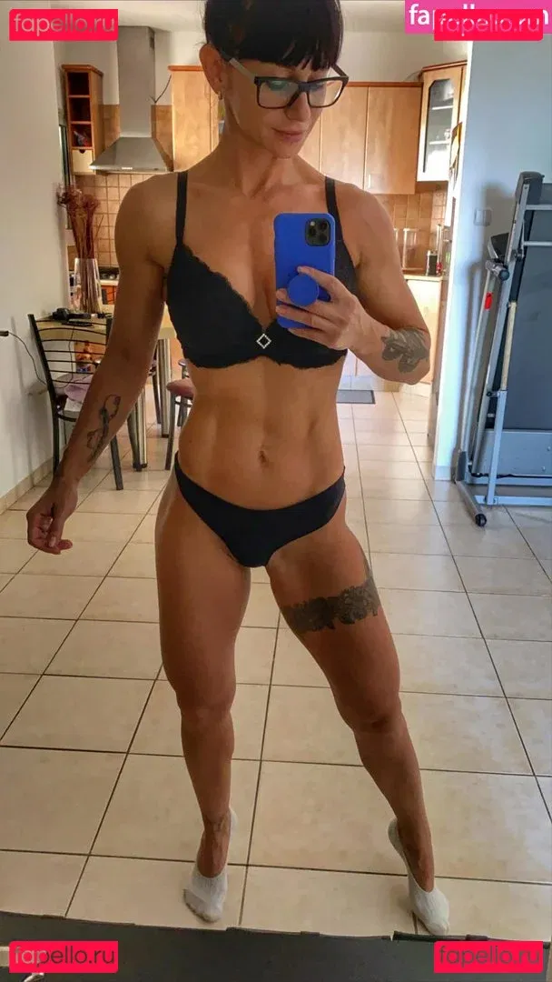 Gloriawuuu Onlyfans Photo Gallery 