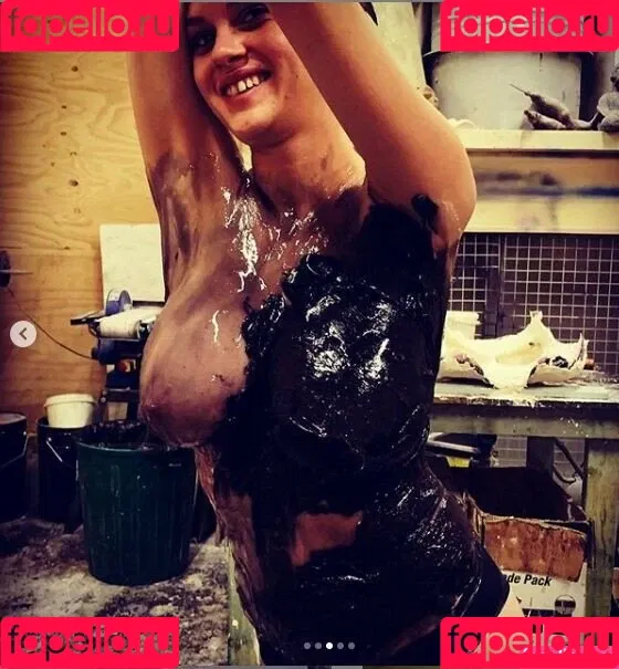 Elle Brittain Onlyfans Photo Gallery 