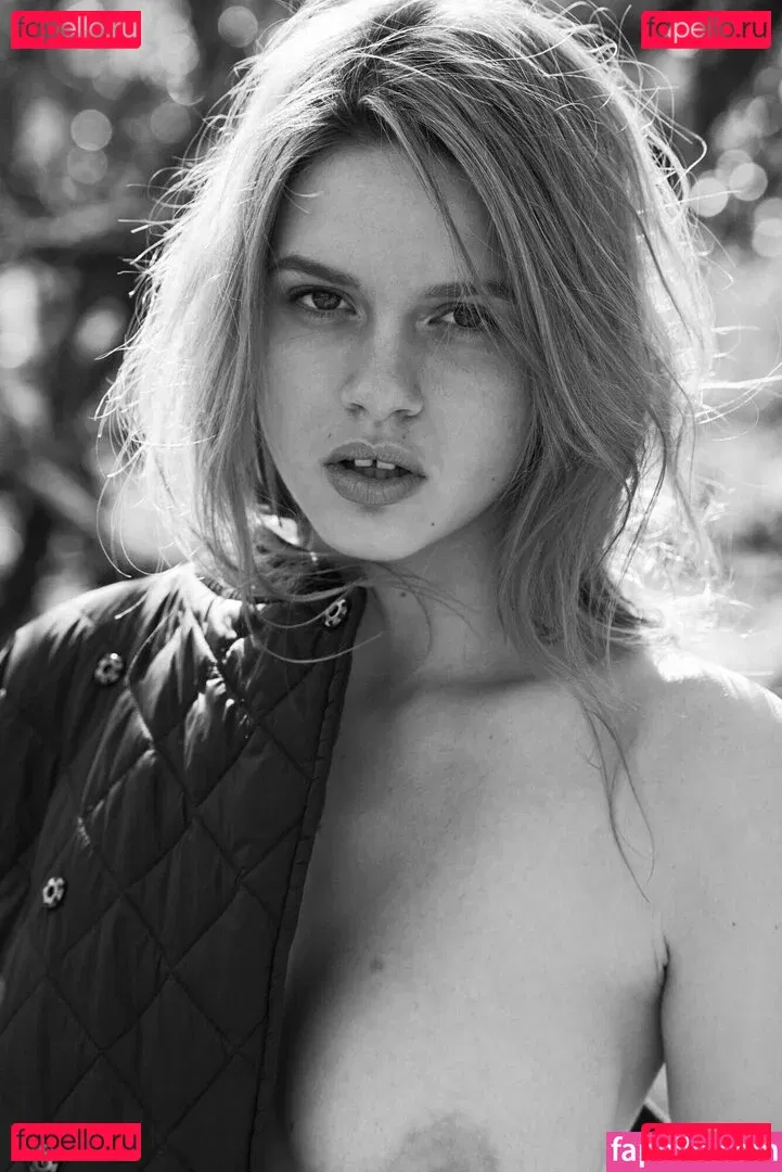 Elle Brittain Onlyfans Photo Gallery 