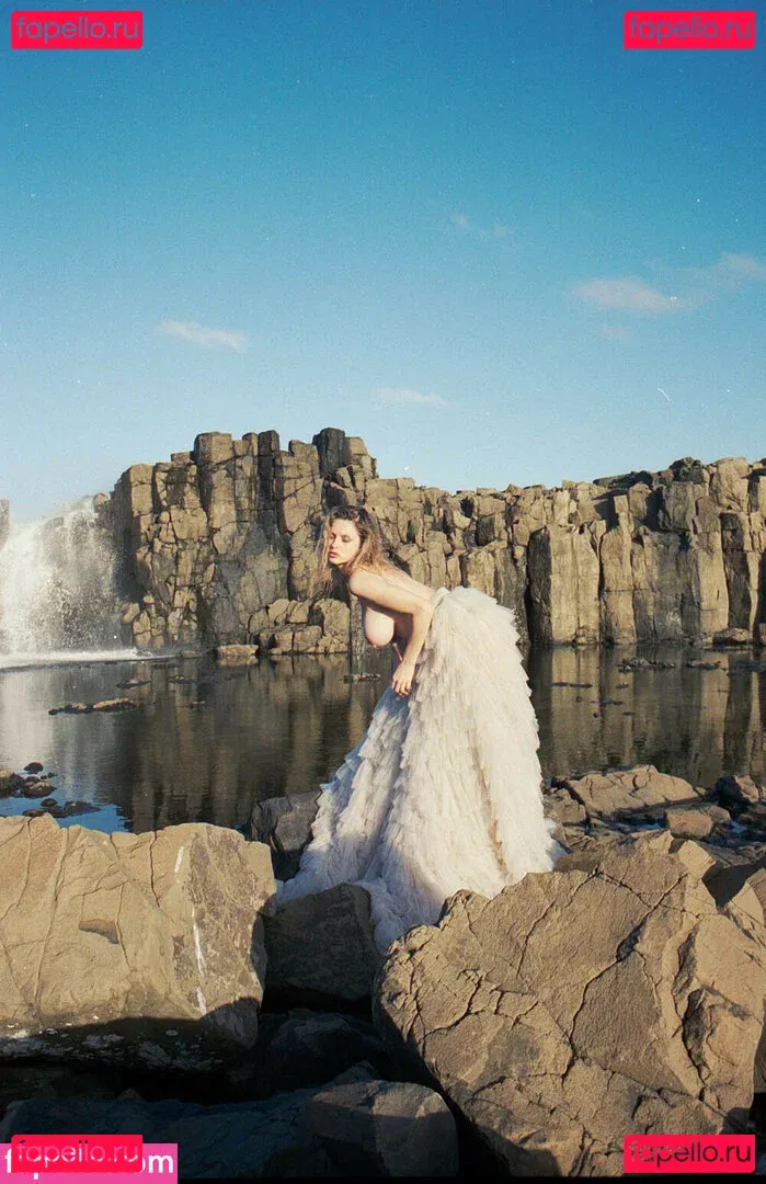 Elle Brittain Onlyfans Photo Gallery 