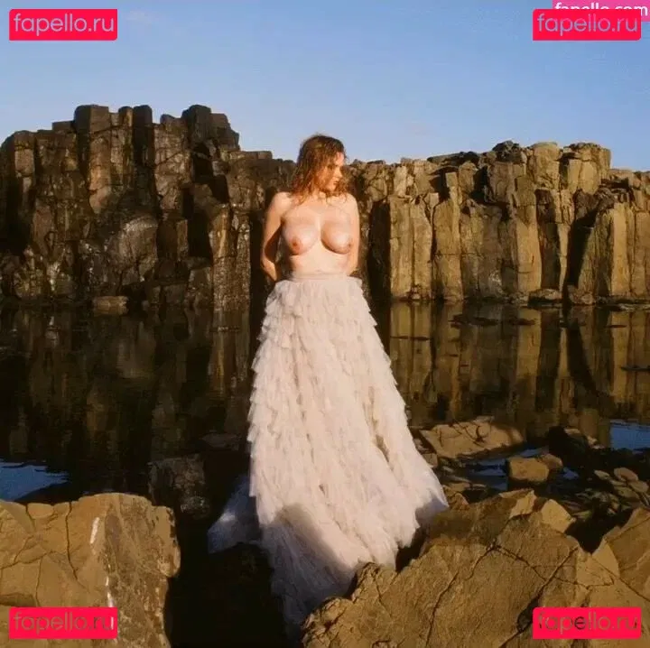 Elle Brittain Onlyfans Photo Gallery 