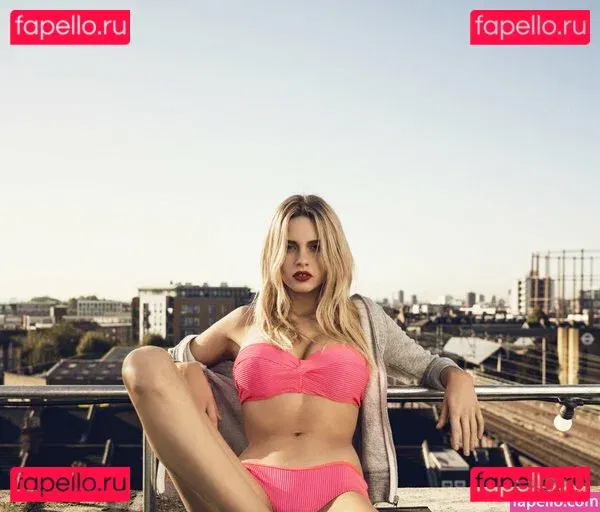 Elle Brittain Onlyfans Photo Gallery 