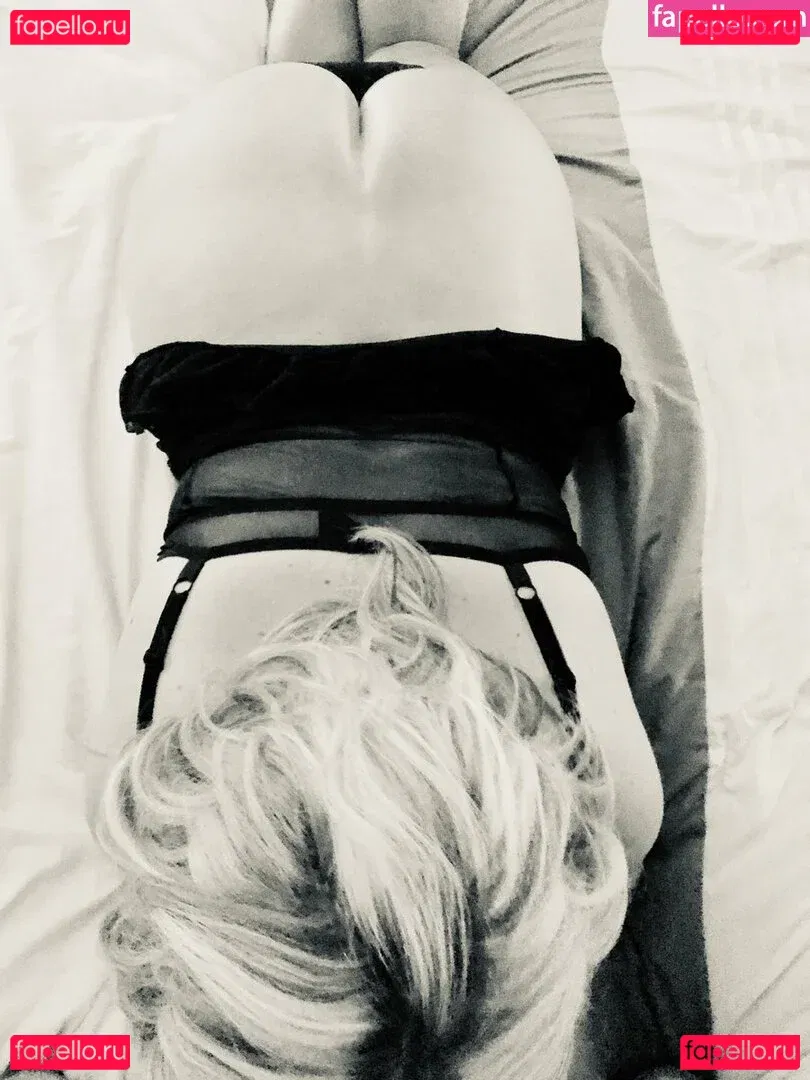 Momma Michelle Onlyfans Photo Gallery 