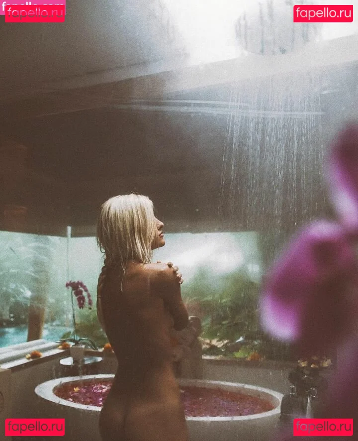 Lauren Bullen Onlyfans Photo Gallery 