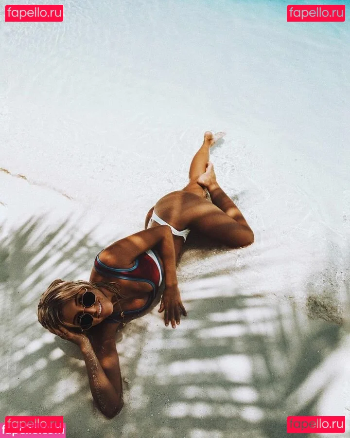 Lauren Bullen Onlyfans Photo Gallery 