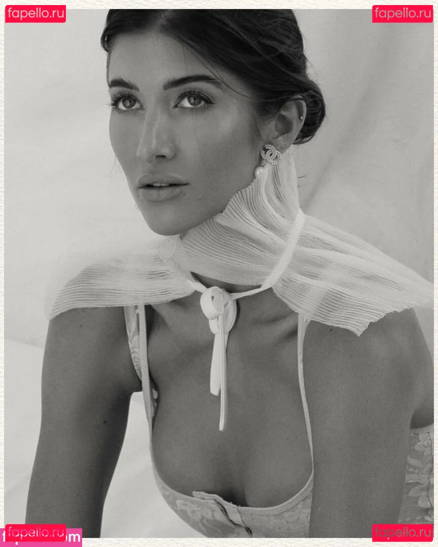 Lauren Bullen Onlyfans Photo Gallery 