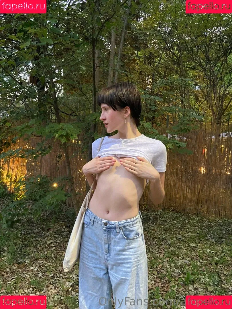 alinevsss Onlyfans Photo Gallery 