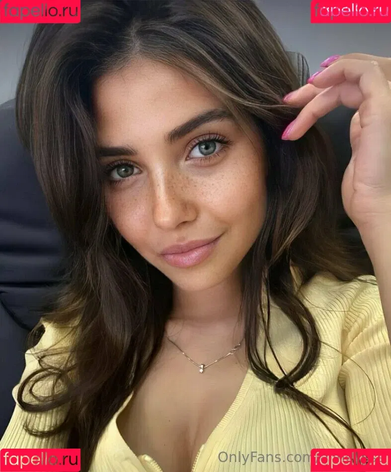 alinevsss Onlyfans Photo Gallery 