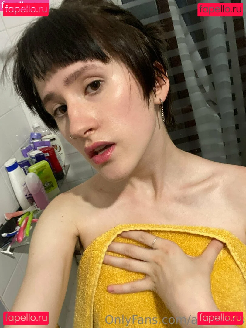 alinevsss Onlyfans Photo Gallery 