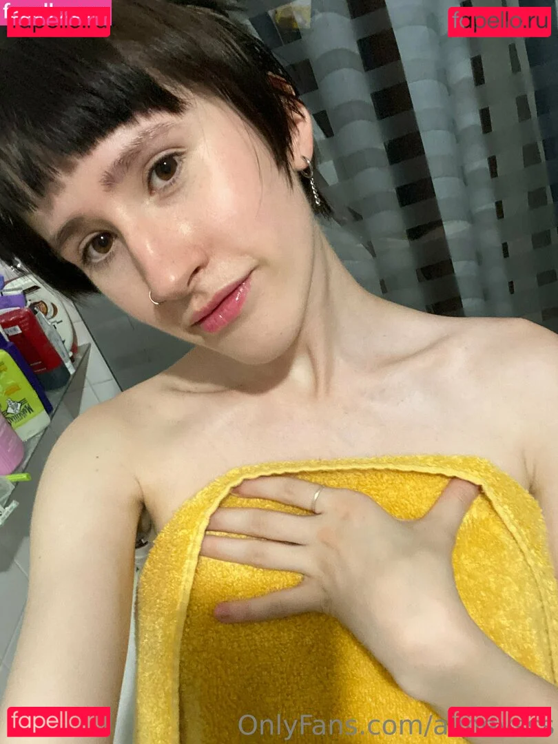 alinevsss Onlyfans Photo Gallery 