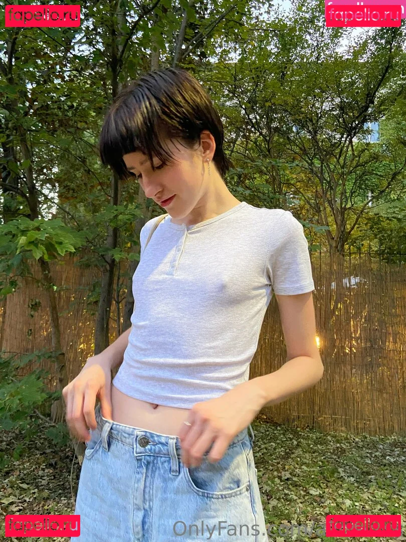 alinevsss Onlyfans Photo Gallery 