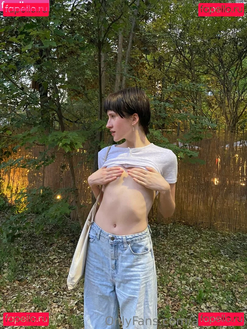 alinevsss Onlyfans Photo Gallery 