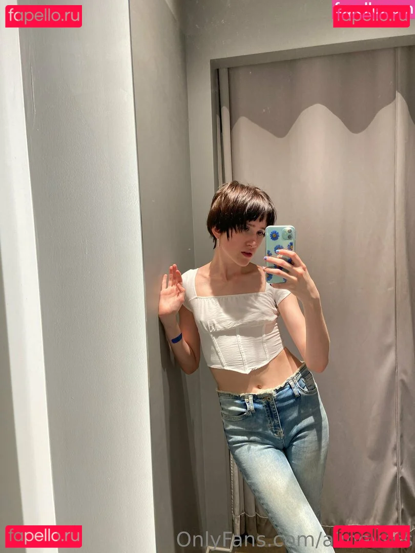 alinevsss Onlyfans Photo Gallery 