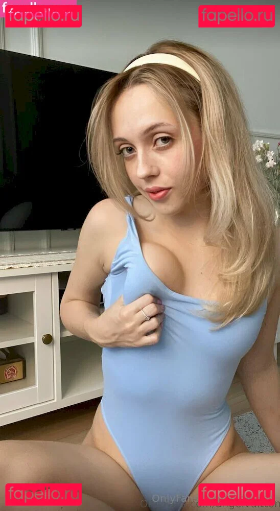 alinevsss Onlyfans Photo Gallery 