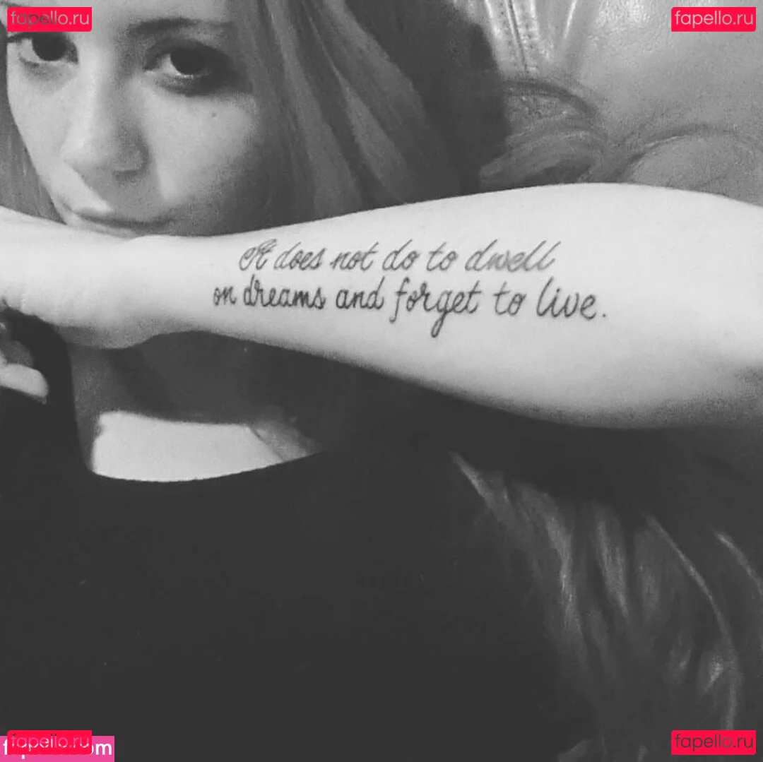 Sara Mills Onlyfans Photo Gallery 