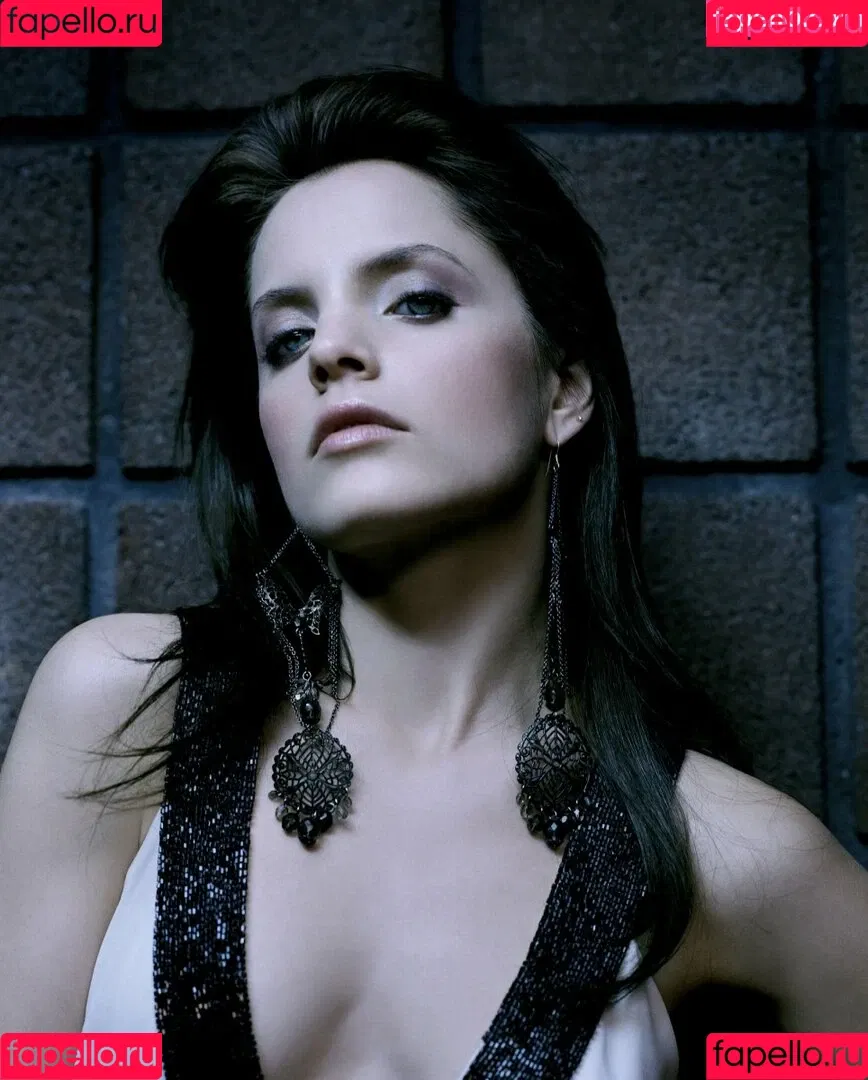 Mena Suvari Onlyfans Photo Gallery 