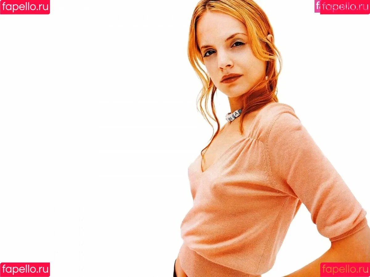 Mena Suvari Onlyfans Photo Gallery 