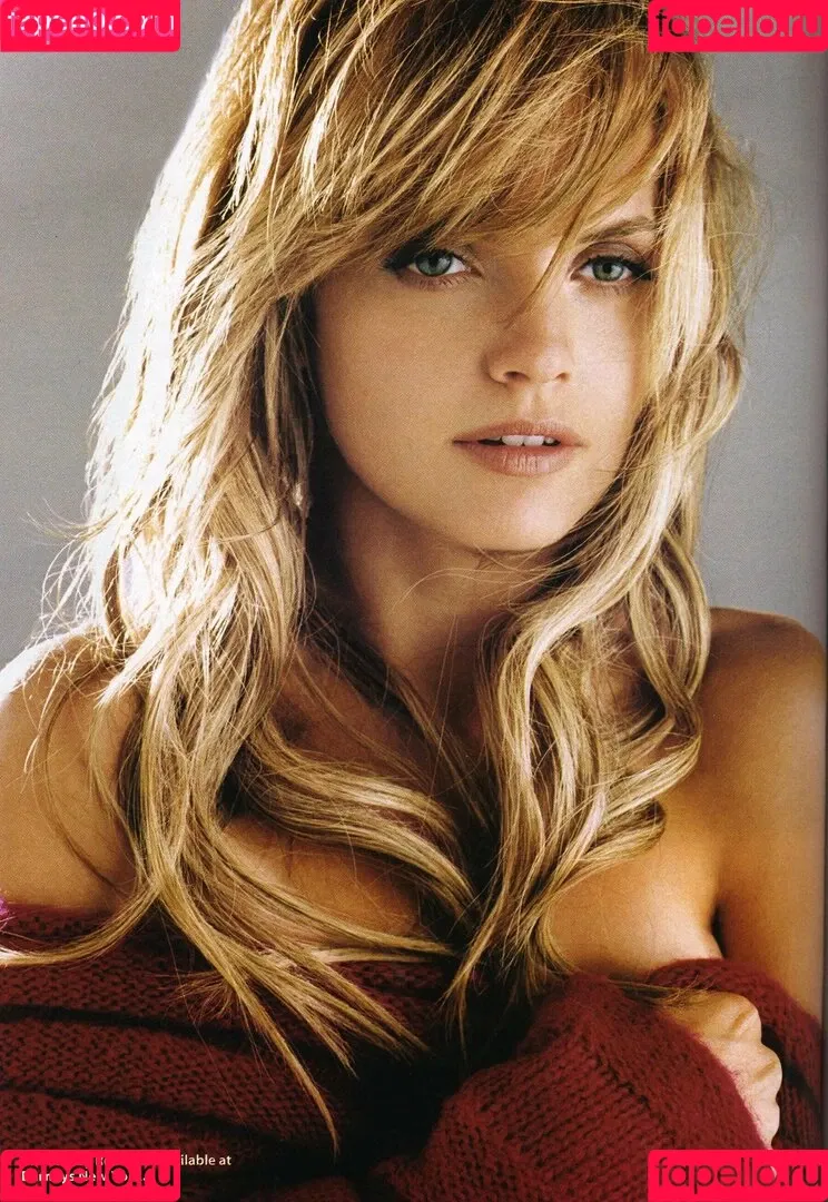 Mena Suvari Onlyfans Photo Gallery 
