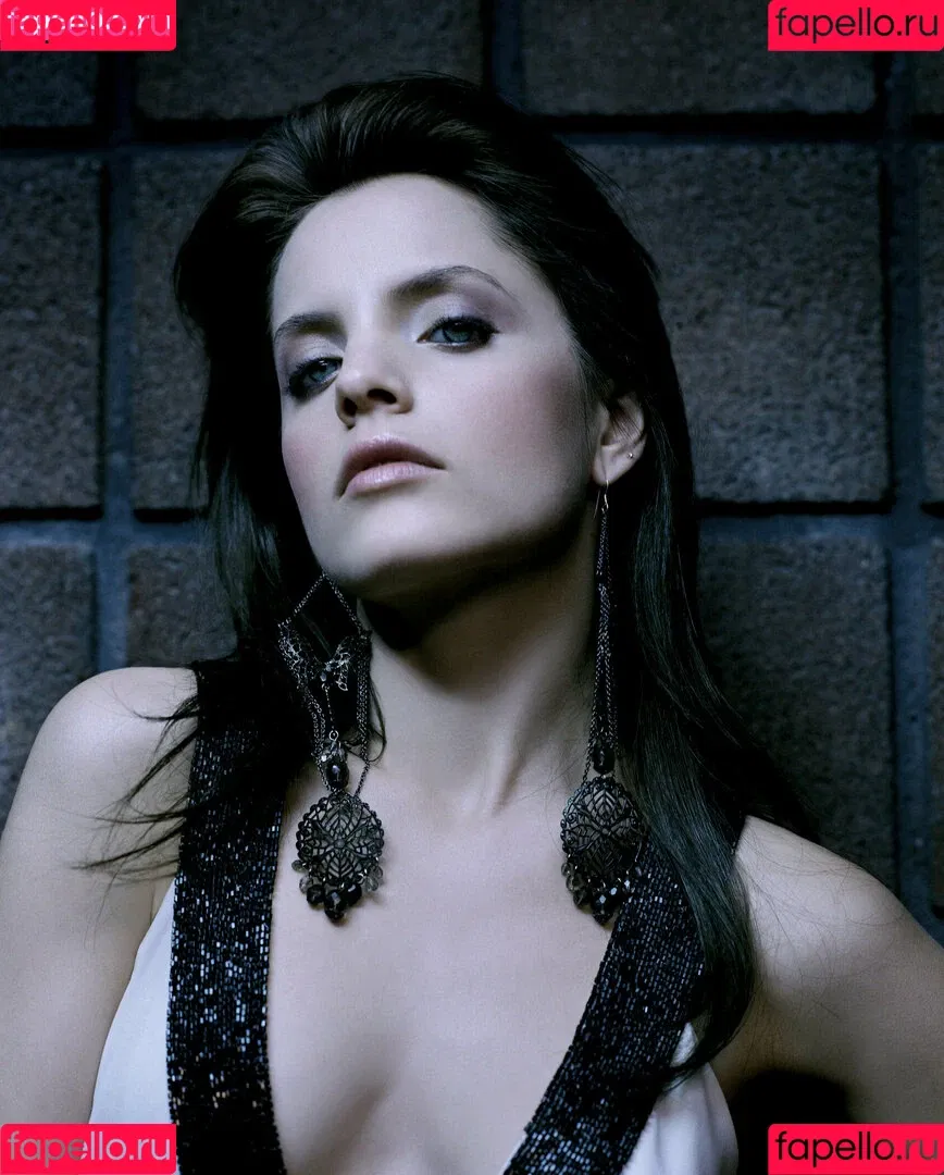 Mena Suvari Onlyfans Photo Gallery 
