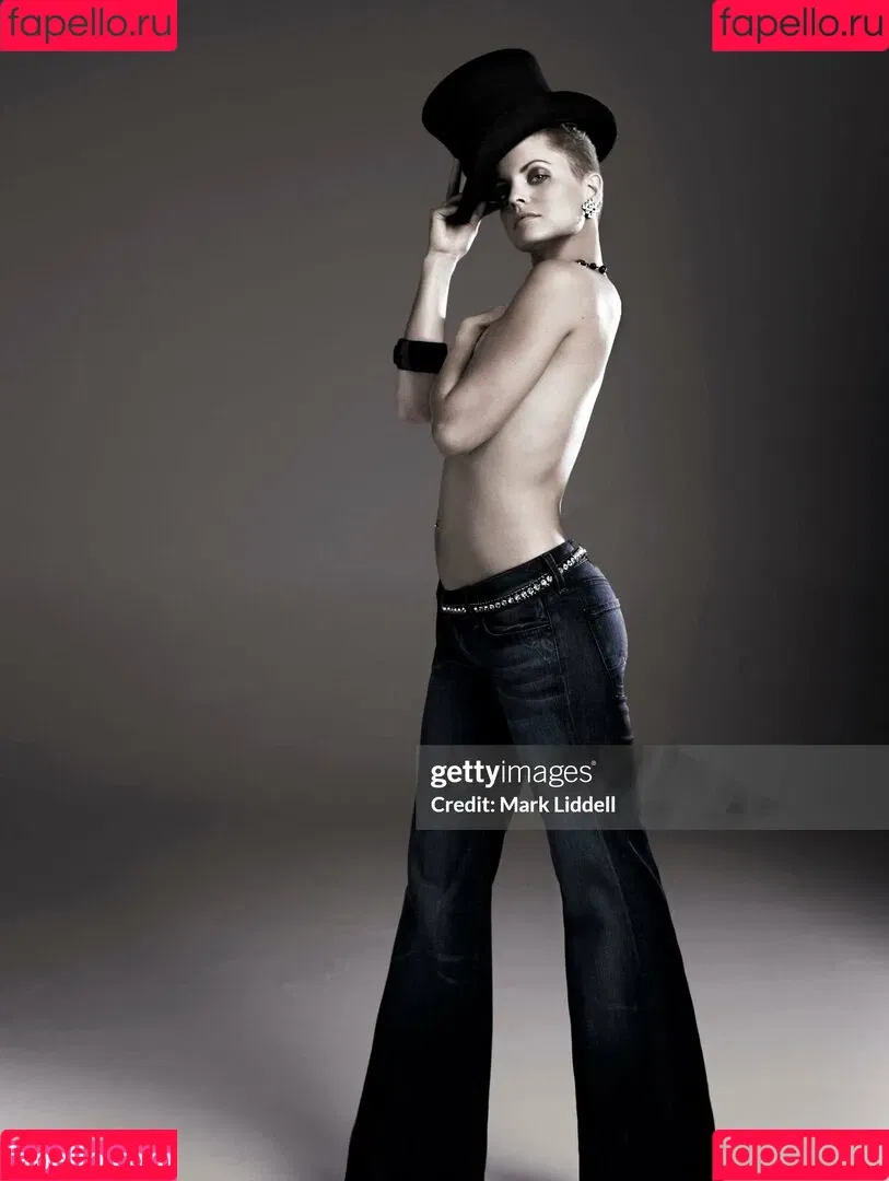 Mena Suvari Onlyfans Photo Gallery 