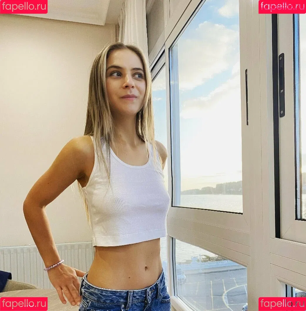 Lia Noya Onlyfans Photo Gallery 