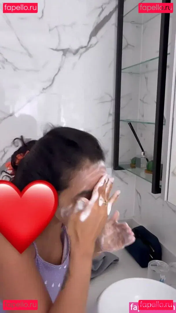 Mariely E Mirella Santos Onlyfans Photo Gallery 