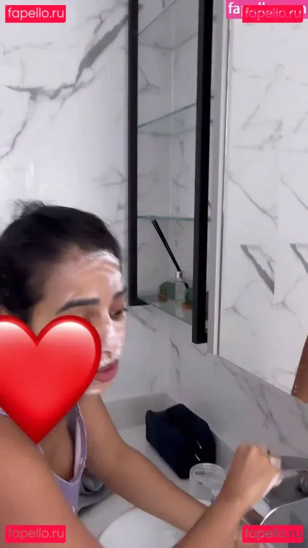 Mariely E Mirella Santos Onlyfans Photo Gallery 