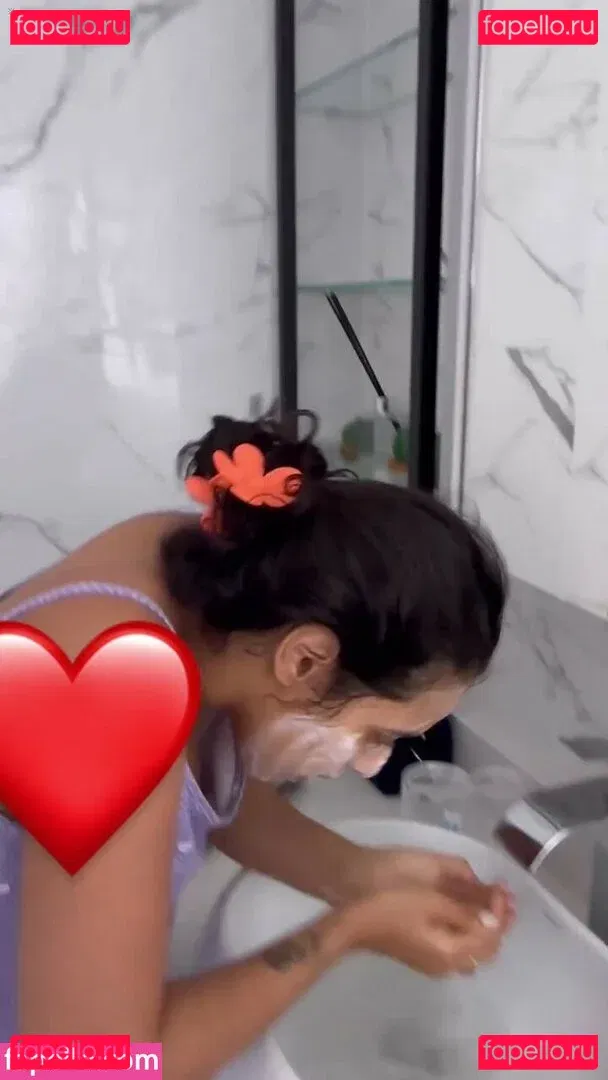 Mariely E Mirella Santos Onlyfans Photo Gallery 