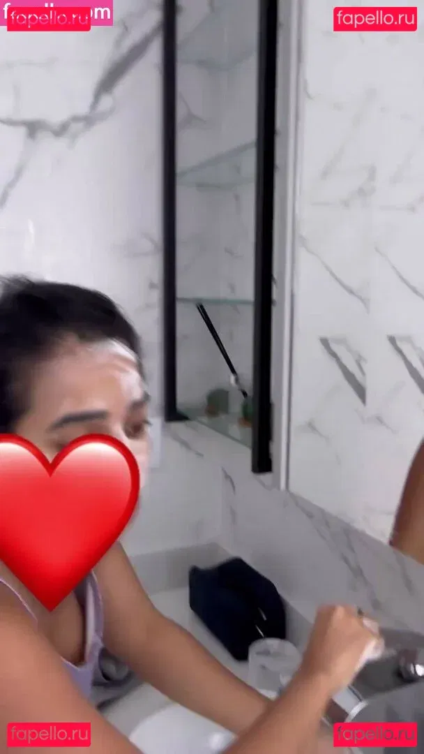 Mariely E Mirella Santos Onlyfans Photo Gallery 