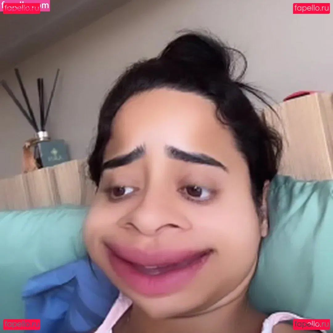 Mariely E Mirella Santos Onlyfans Photo Gallery 