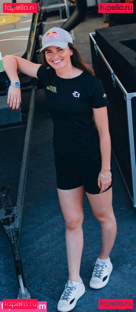 Catie Munnings Onlyfans Photo Gallery 