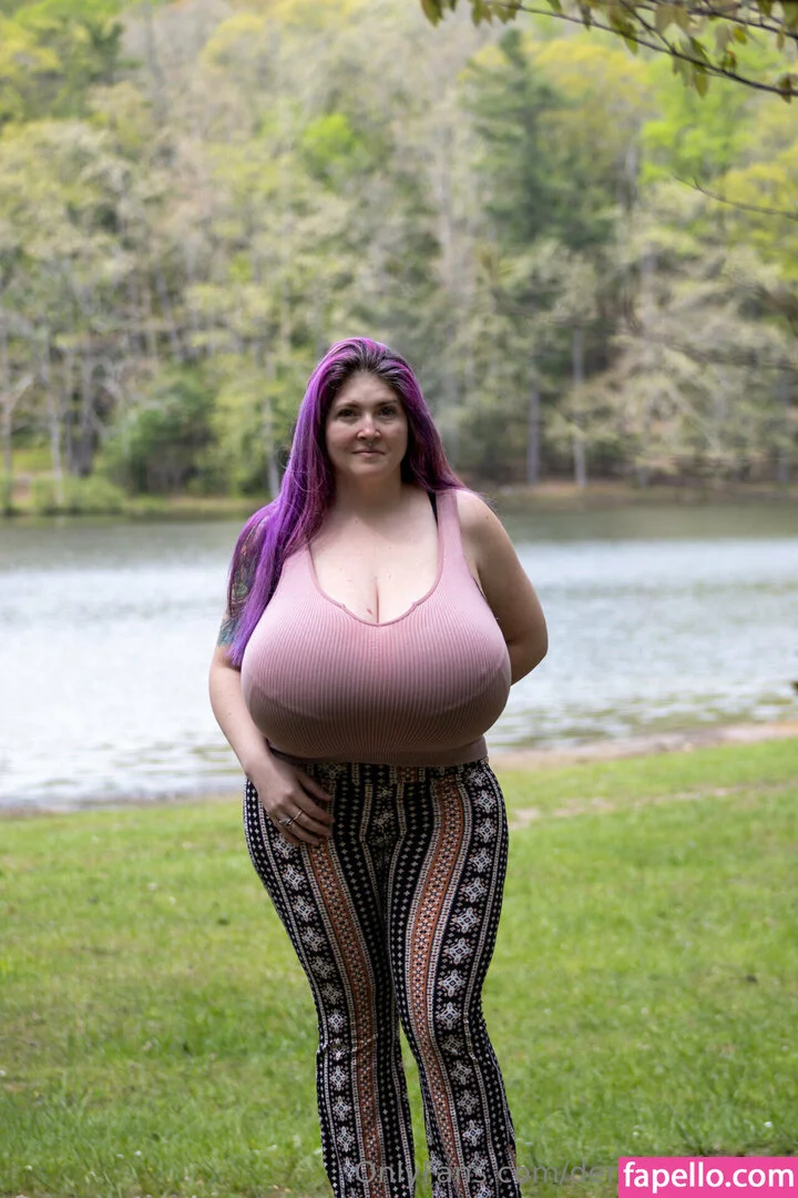 Demora Avarice Onlyfans Photo Gallery 