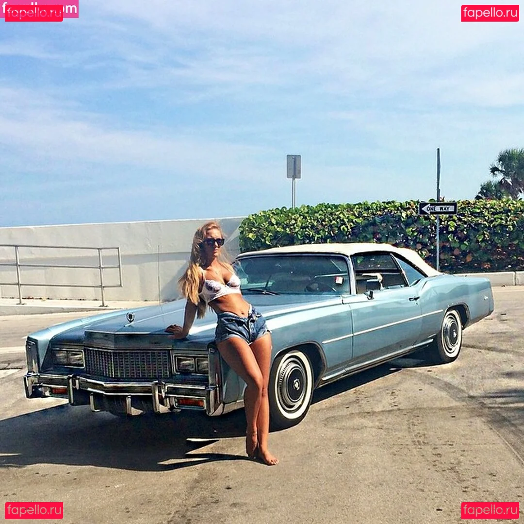 Laureen Pisciotta Onlyfans Photo Gallery 