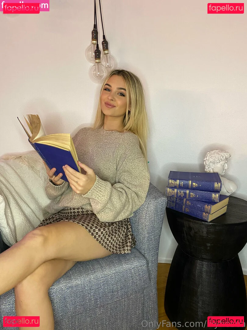 lilyhosea Onlyfans Photo Gallery 