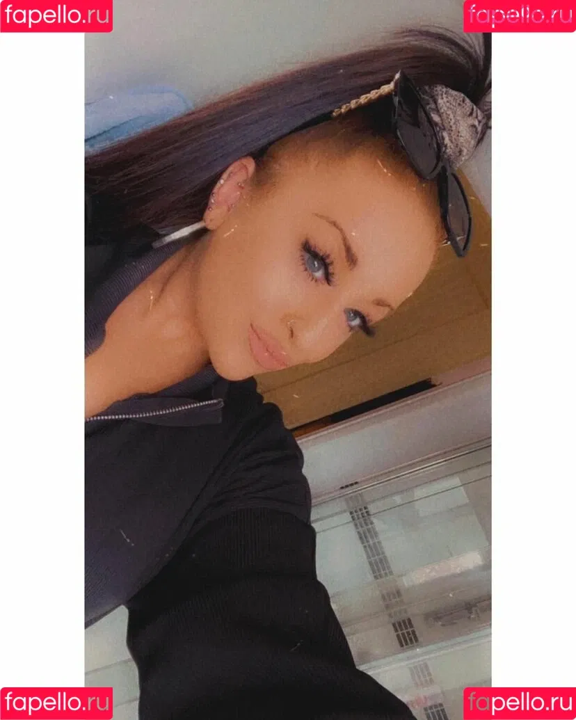 Charlotte Irvine Onlyfans Photo Gallery 