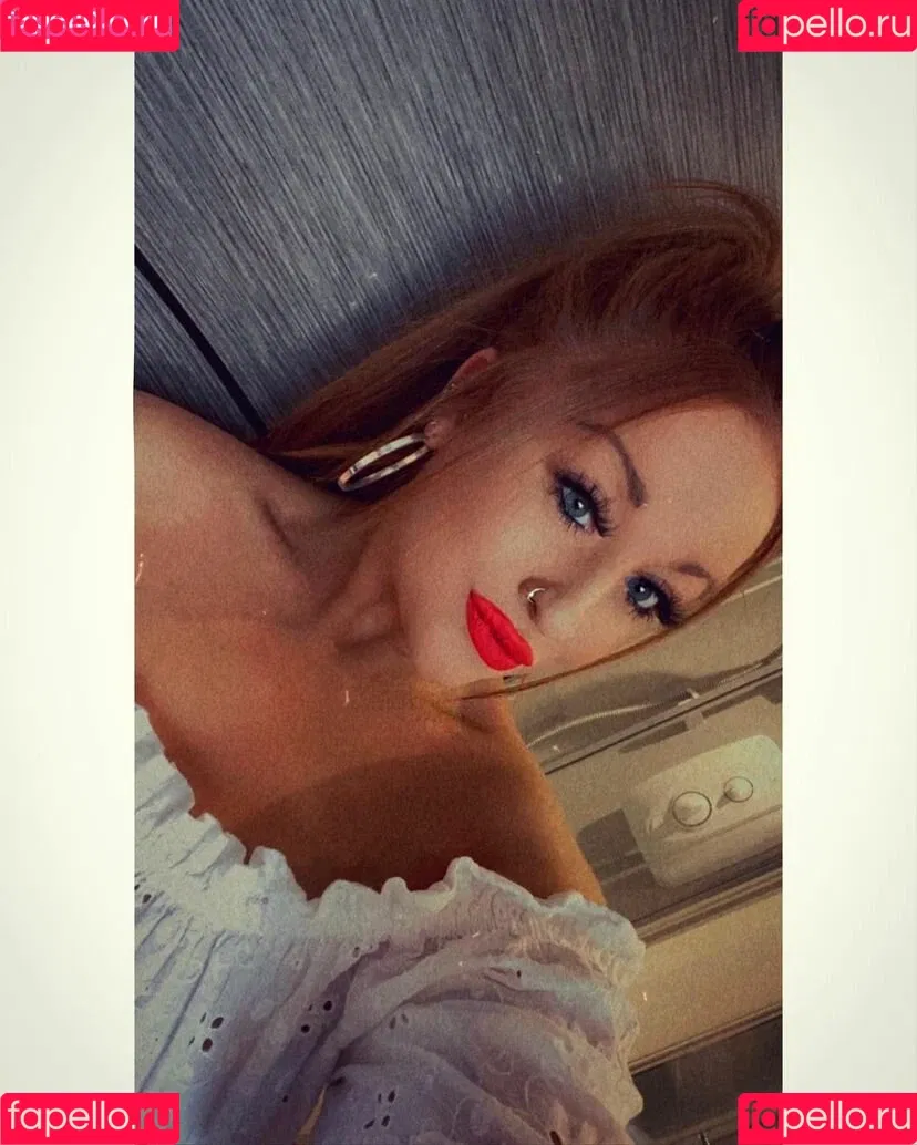 Charlotte Irvine Onlyfans Photo Gallery 