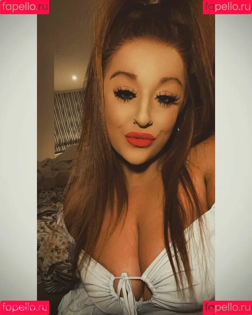 Charlotte Irvine Onlyfans Photo Gallery 