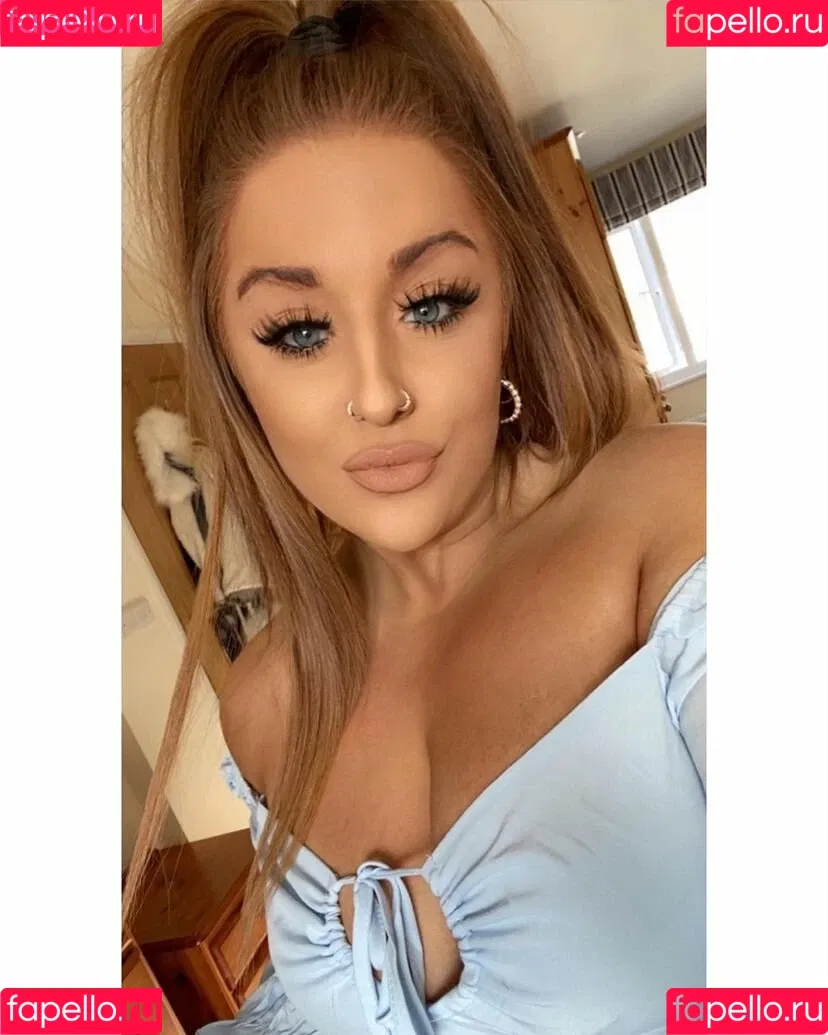 Charlotte Irvine Onlyfans Photo Gallery 