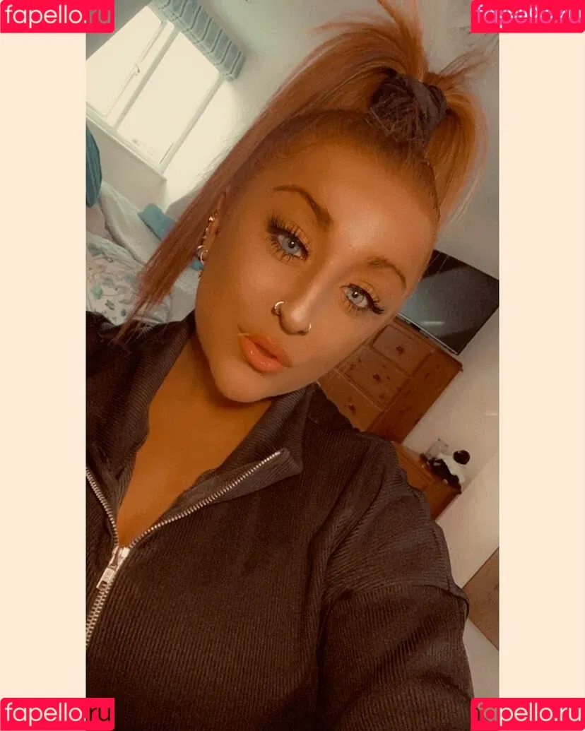 Charlotte Irvine Onlyfans Photo Gallery 
