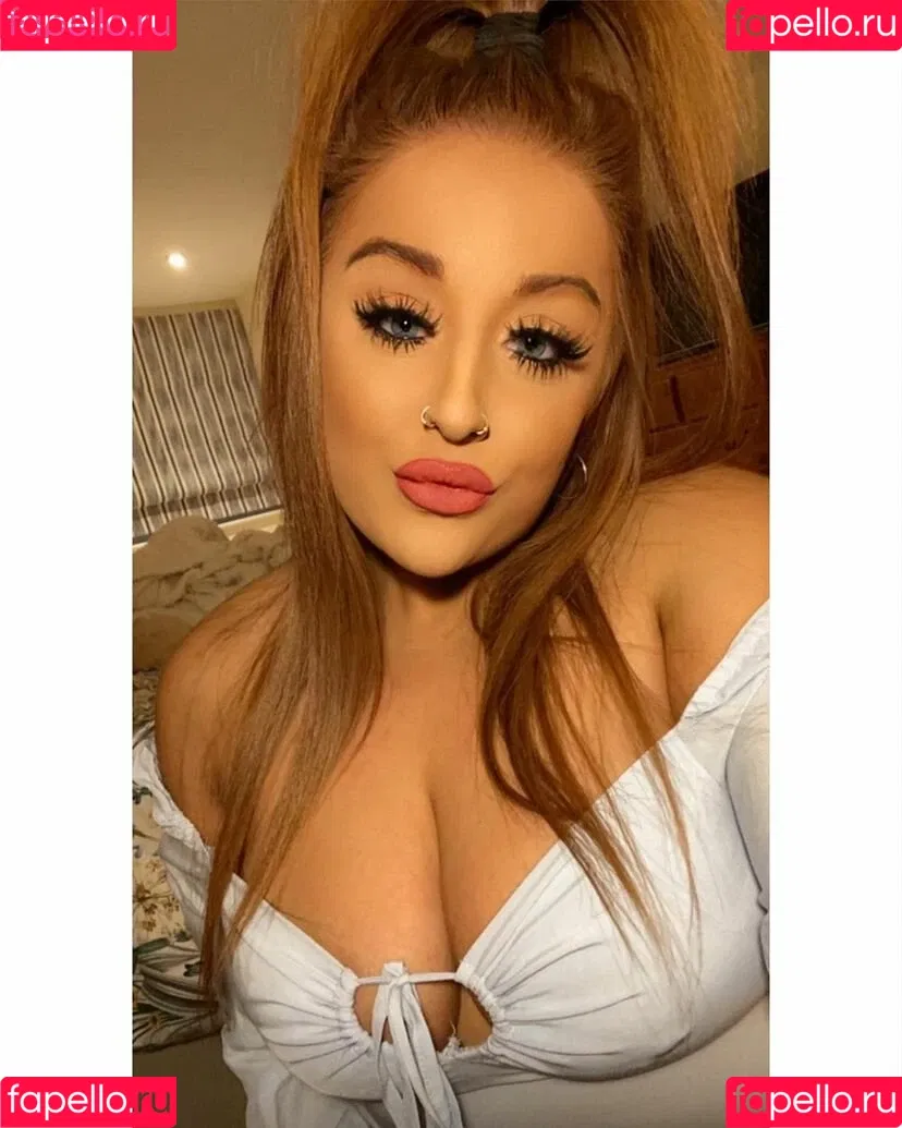Charlotte Irvine Onlyfans Photo Gallery 