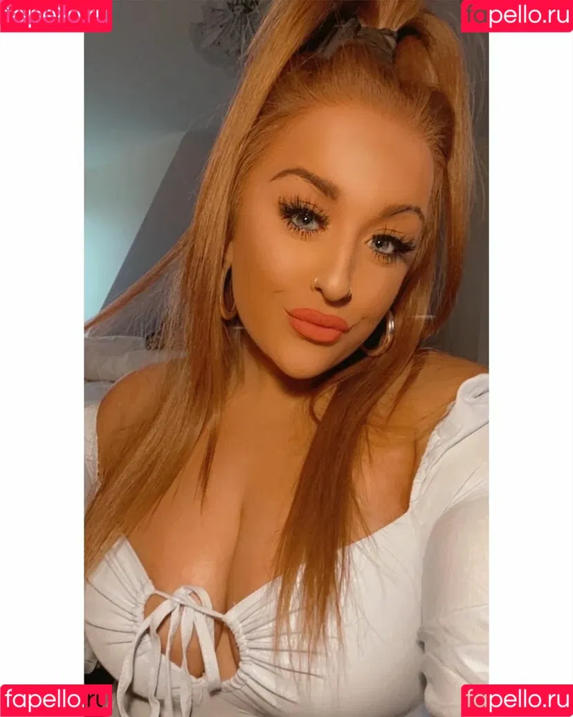 Charlotte Irvine Onlyfans Photo Gallery 