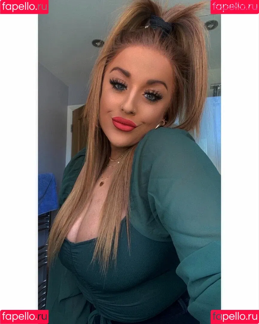 Charlotte Irvine Onlyfans Photo Gallery 