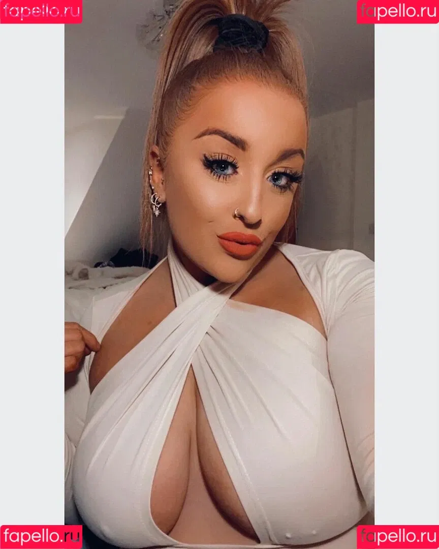Charlotte Irvine Onlyfans Photo Gallery 
