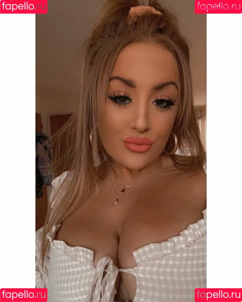 Charlotte Irvine Onlyfans Photo Gallery 