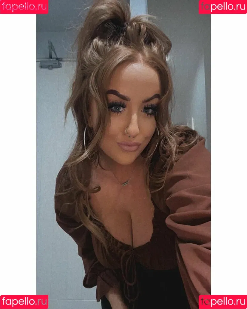 Charlotte Irvine Onlyfans Photo Gallery 