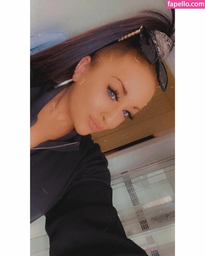 Charlotte Irvine Onlyfans Photo Gallery 