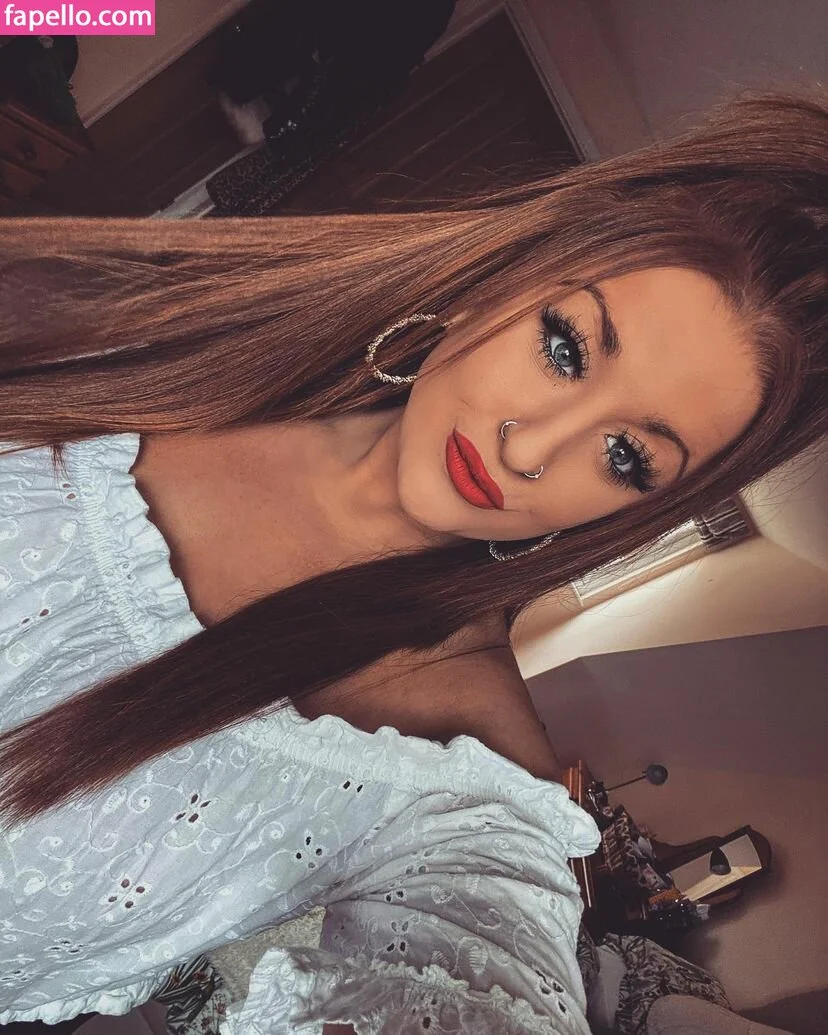 Charlotte Irvine Onlyfans Photo Gallery 