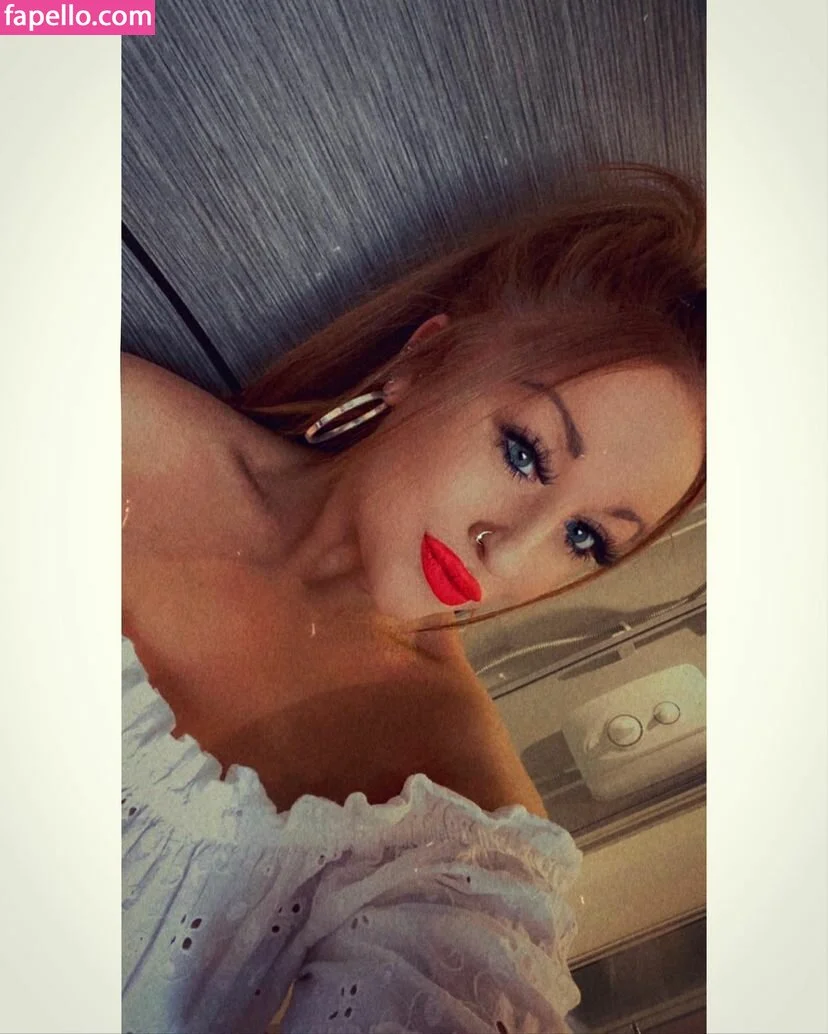 Charlotte Irvine Onlyfans Photo Gallery 