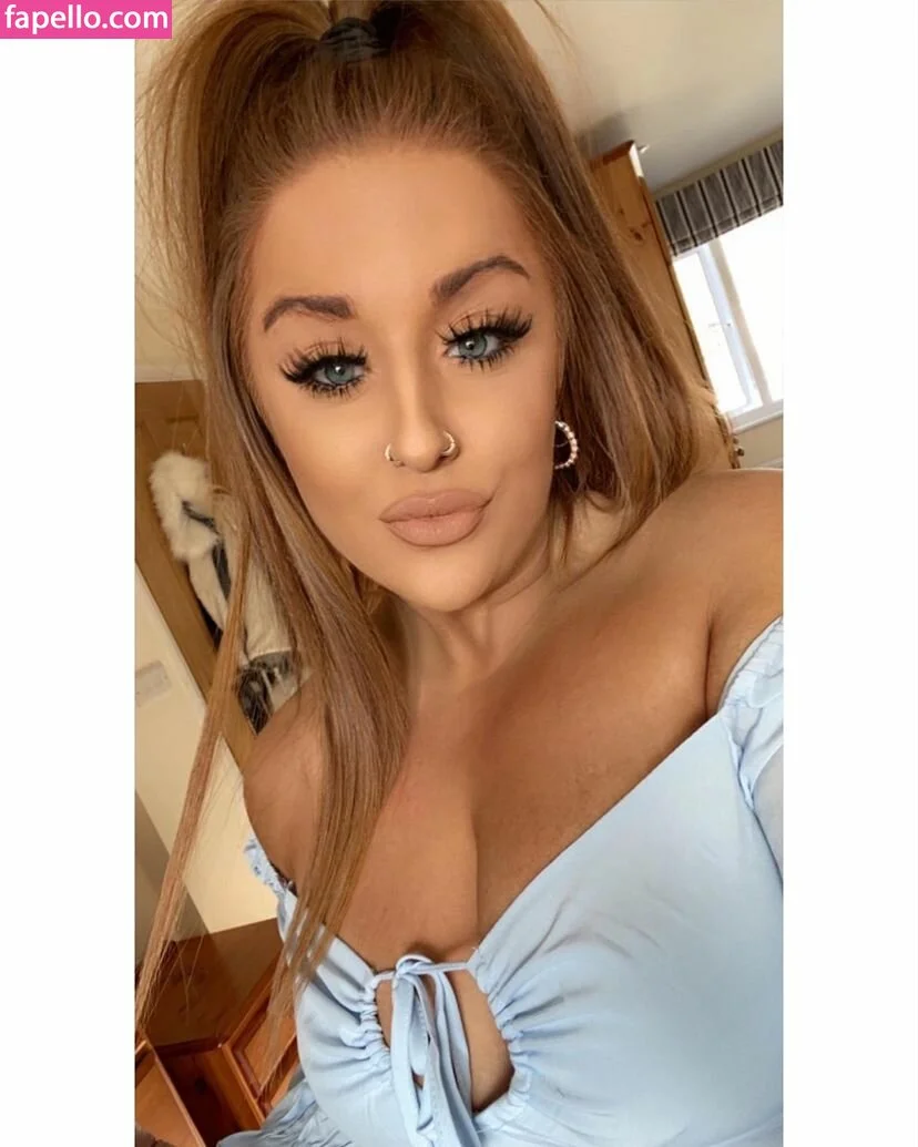 Charlotte Irvine Onlyfans Photo Gallery 