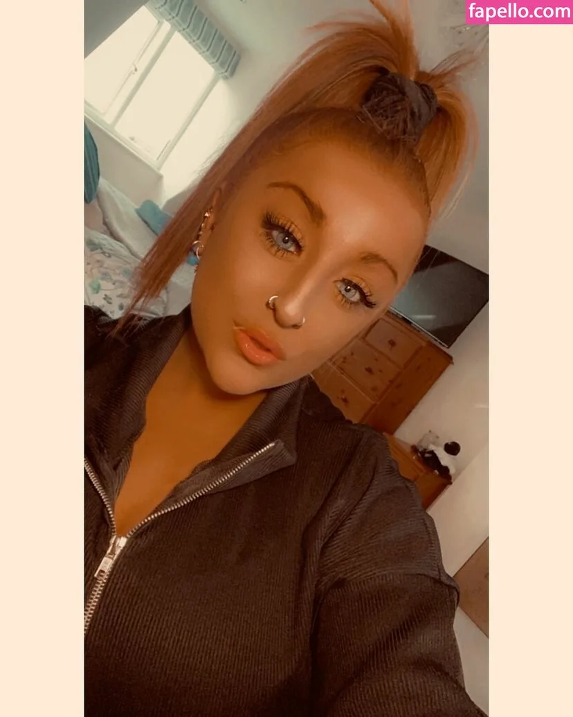 Charlotte Irvine Onlyfans Photo Gallery 